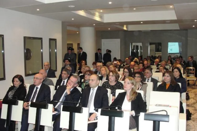 Parisdə Xocalı faciəsindən bəhs edən Sonsuz dəhliz filminin təqdimatı olub