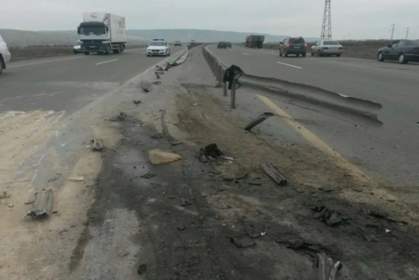 Hacıqabulda yol qəzasında sürücü yaralanıb
