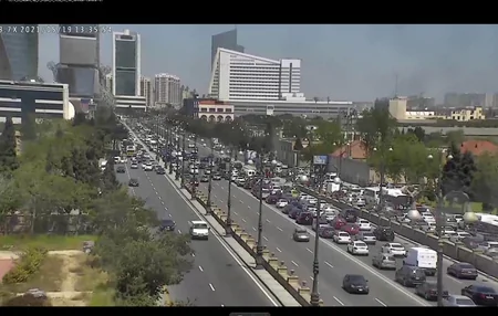 Bakının Heydər Əliyev prospektində qəza baş verib