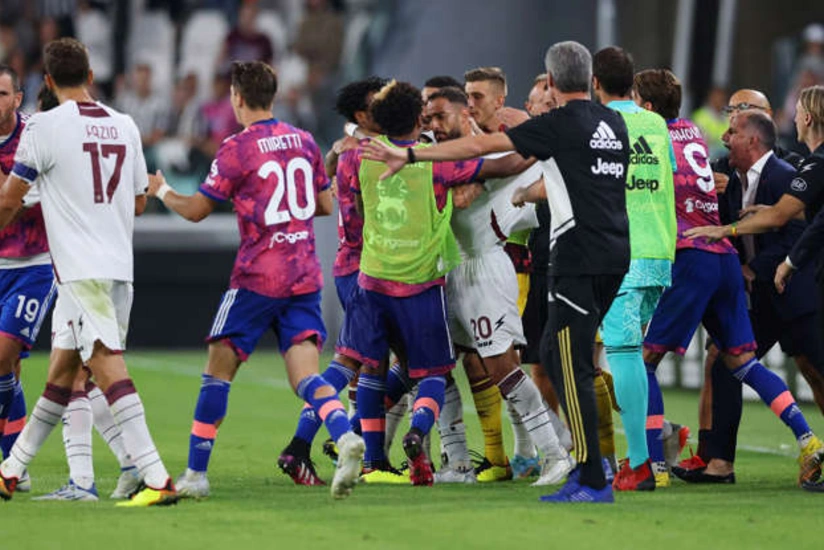 Juventus and Salernitana players stage massive brawl
