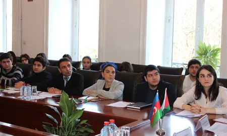BMT-nin Azərbaycandakı rezident əlaqələndiricisi və Fələstin səfiri Qərb Universitetində olub