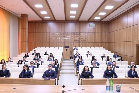 Baş Prokurorluqda “Açıq qapı günü” keçirilib
