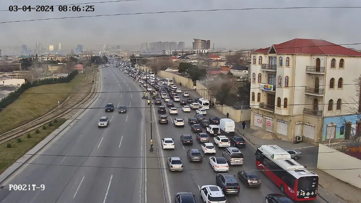 Bakıda tıxac yaranan yolların adları açıqlanıb