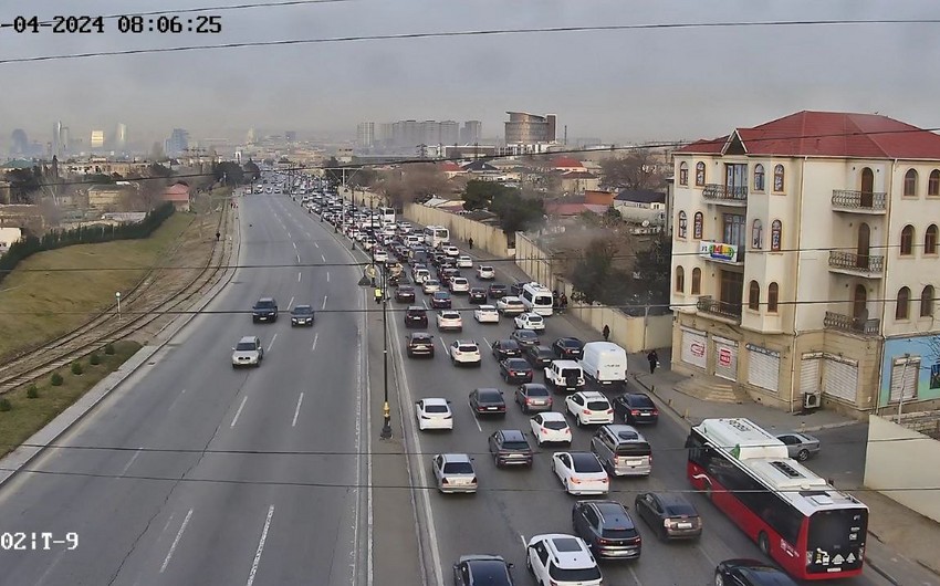 Bakıda tıxac yaranan yolların adları açıqlanıb