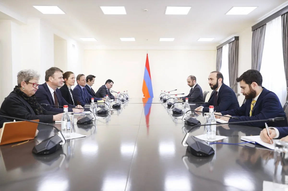 Armenian FM, EU representatives discuss deployment of new civilian mission to border