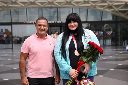 Olimpiadanın bürünc medalçısı İrina Kindzerskanın Bakıda qarşılanma mərasimi olub