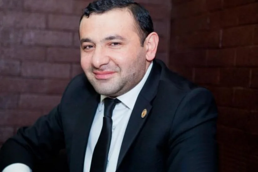 Aşıq Namiqə qarşı dələduzluq edən şəxslərin məhkəməsində şirkət əməkdaşı ifadə verib