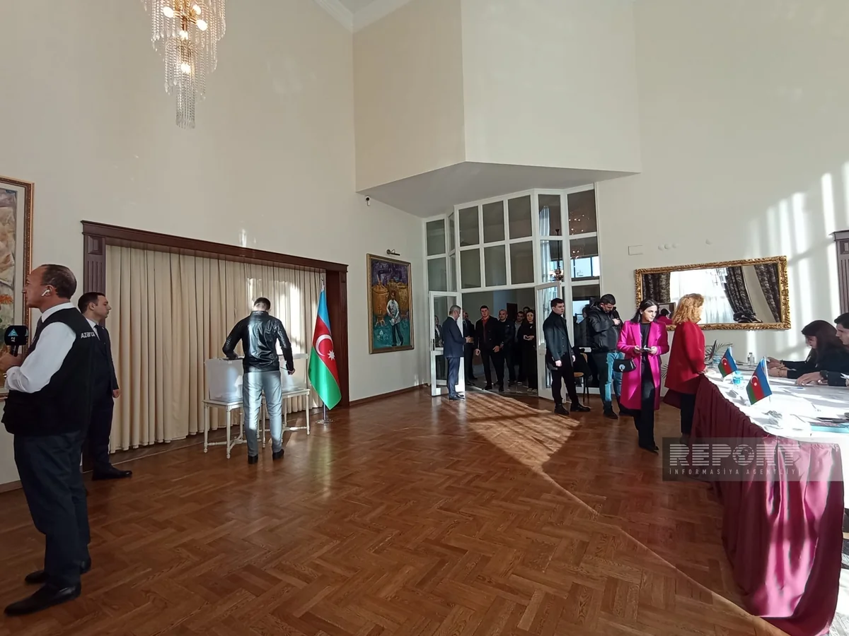 Türkiyədə yaşayan azərbaycanlı sənətçilər səsvermə hüququndan istifadə ediblər