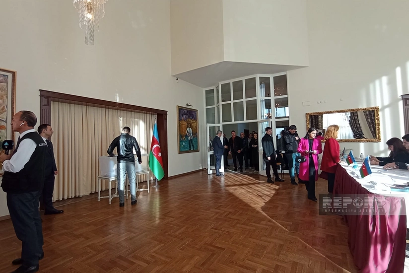 Türkiyədə yaşayan azərbaycanlı sənətçilər səsvermə hüququndan istifadə ediblər