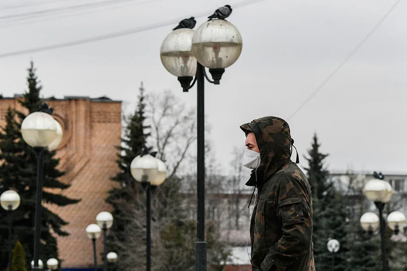 Coronavirus infections, hospitalizations falling in US