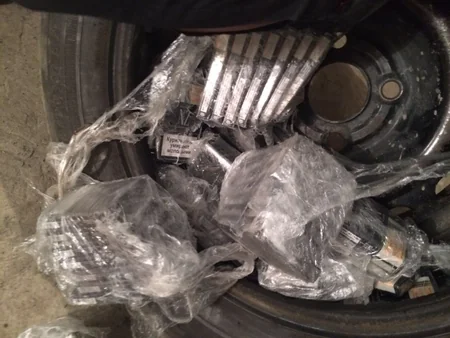 ​Gömrükçülər 40 mindən çox qaçaqmal siqaret aşkarlayıb