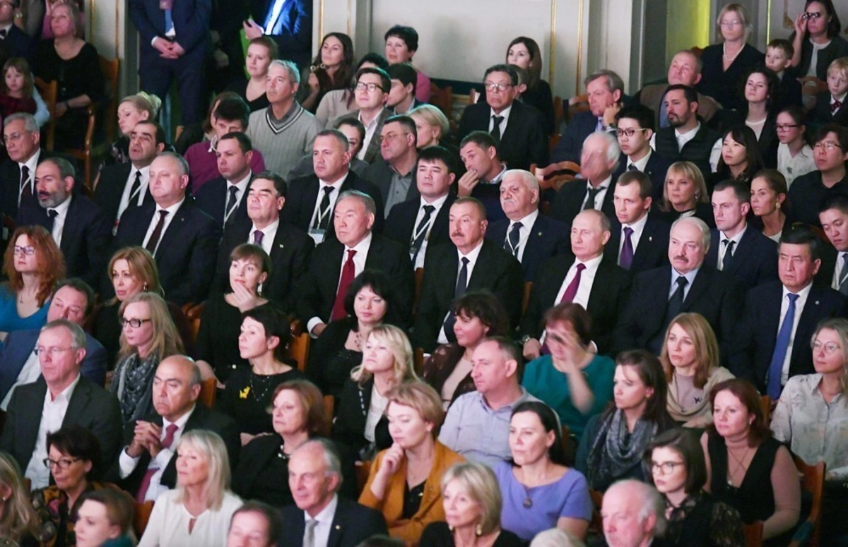 Place given to Nikol at the summit - Moscow does not believe in Pashinyan's smile - COMMENT