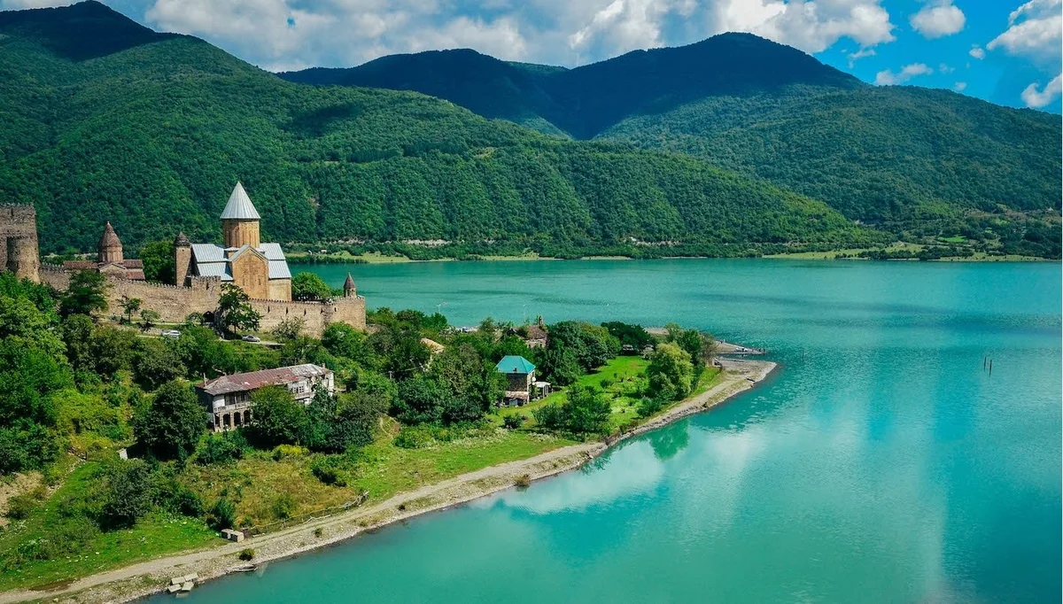 Gürcüstan sərhədlərini açmağa hazırlaşmır