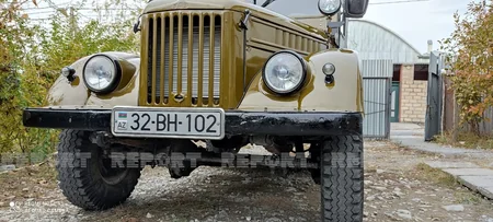 Kəlbəcərdən gətirdiyi avtomobili 27 ildir qoruyub saxlayır