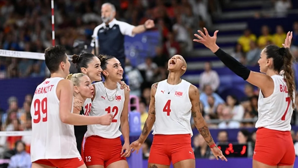 Paris-2024: Türkiyənin voleybol millisi bürünc medal uğrunda matçda məğlub olub