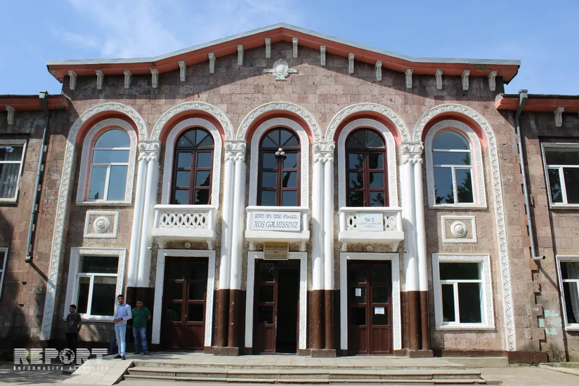 Marneulidə seçki məntəqələrində insident olub, hadisə yerinə polis çağırılıb