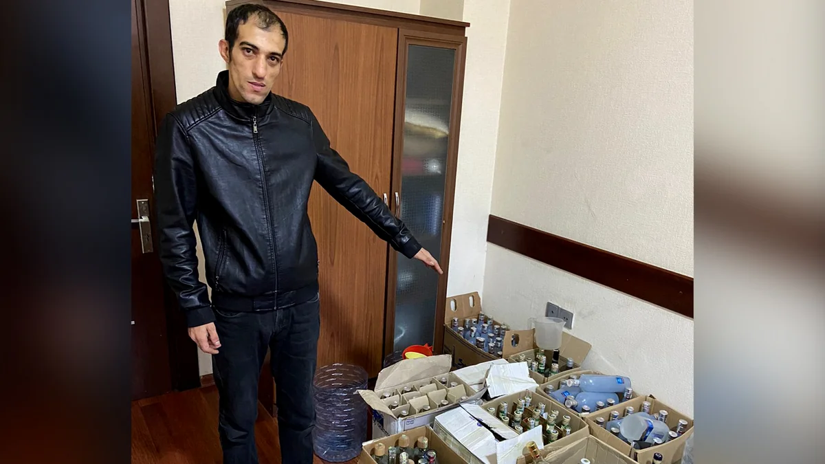 Bakıda yaşadığı evdə saxta spirtli içkilər hazırlayan şəxs saxlanılıb