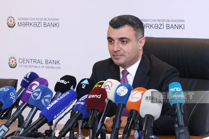 Central Bank governor: Old and new dollars accepted without problems