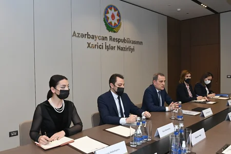 Ceyhun Bayramov Qarabağda aşkarlanan kütləvi məzarlıqlar barədə AŞ-ın Baş katibini məlumatlandırıb