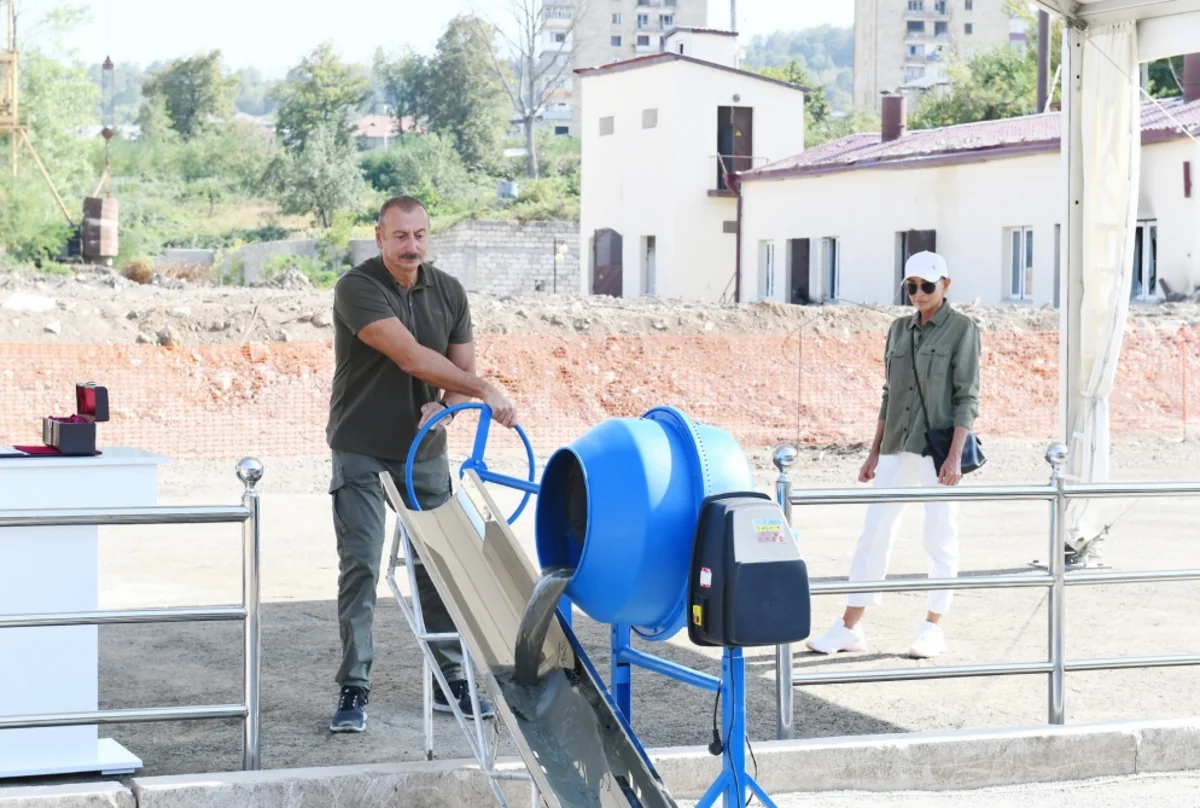 В Шуше заложен фундамент отеля и конференц-центра