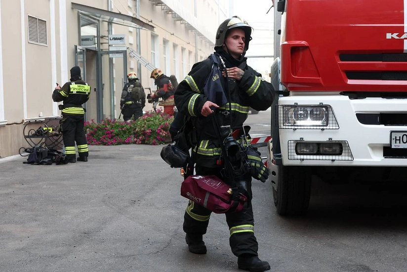 В центре Москвы загорелось здание конца XIX века