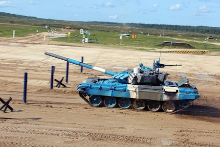 Azerbaijani servicemen start first competition in Tank Biathlon contest