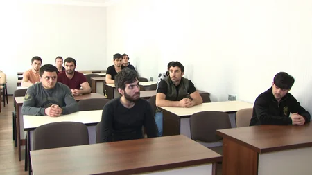 Karantini pozaraq həbs edilən sürücülərlə görüş keçirildi