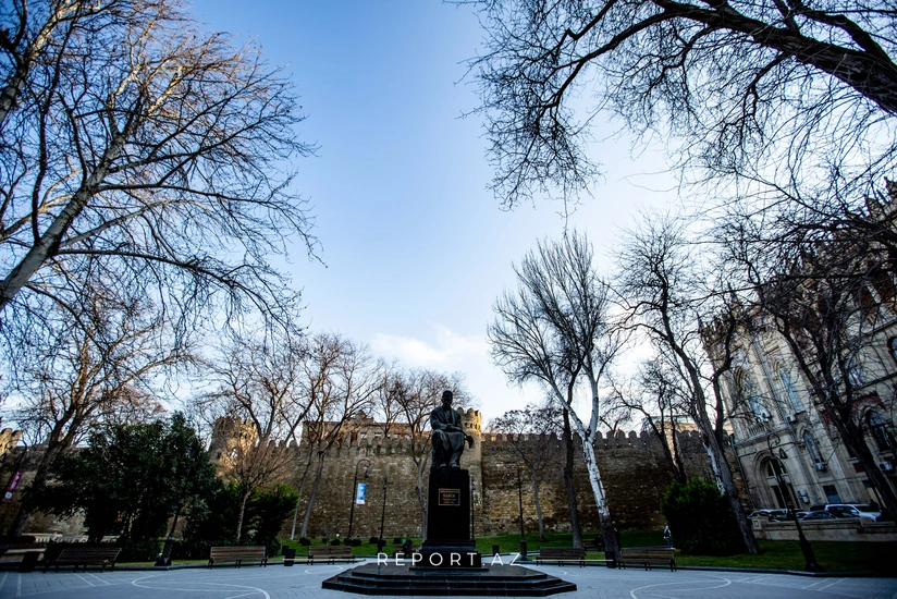 Bakıda heykəllər yuyulacaq - SİYAHI