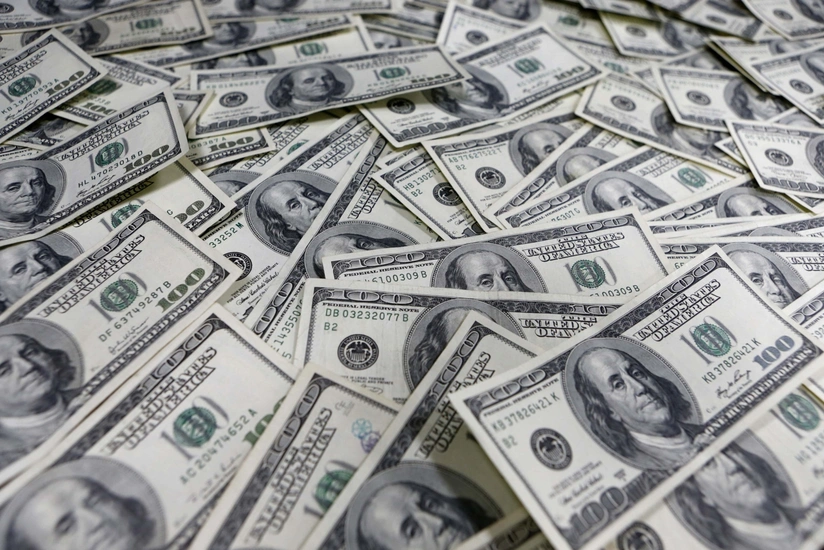 Sales at currency auctions in Azerbaijan more than double