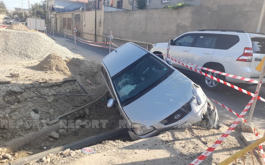 Azəriqazın qazıntı apardığı əraziyə avtomobil aşıb