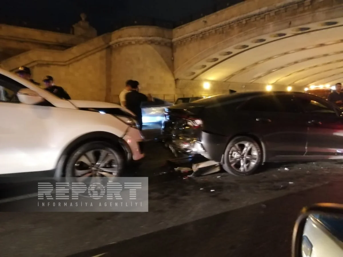 Bakıda zəncirvari yol qəzası olub, tıxac yaranıb