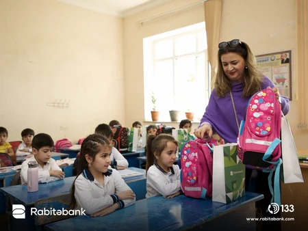 Rabitəbankdan Ümumdünya Kitab Günündə Ağdam kənd məktəbinə dəstək