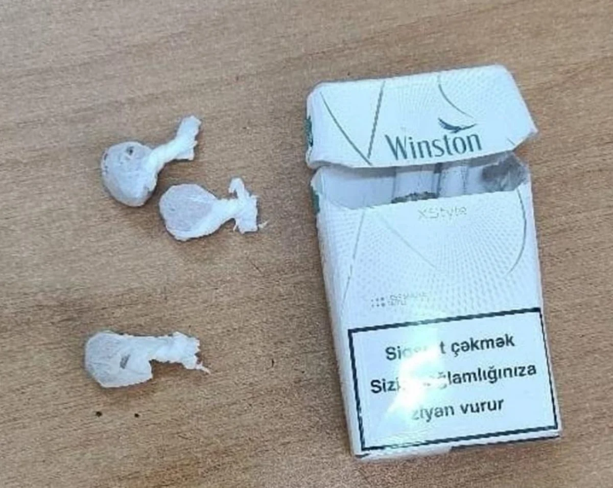 Həbsdə olan qardaşına narkotik gətirməkdə şübhəli bilinən şəxs saxlanılıb