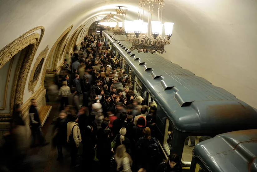 Bakı Metropolitenində sərnişin sıxlığı müşahidə olunan stansiyaların adları açıqlanıb