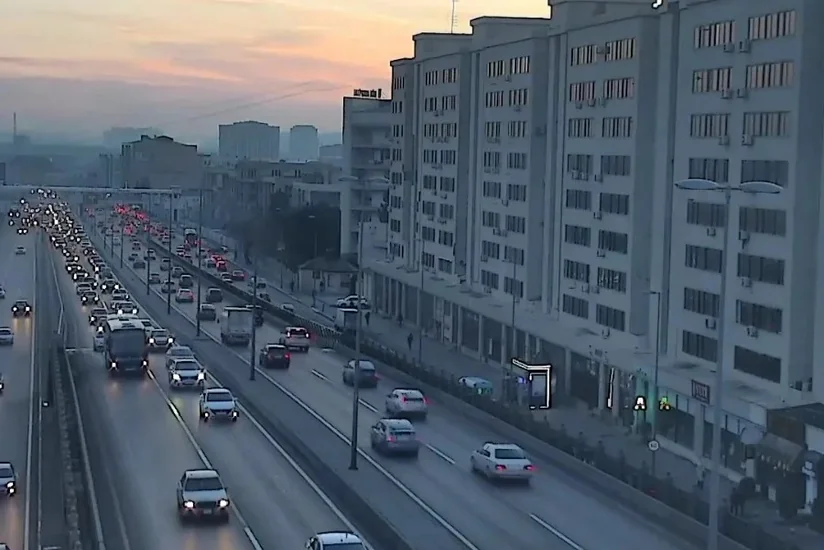 Bakının bəzi yollarında tıxac yaranıb - SİYAHI