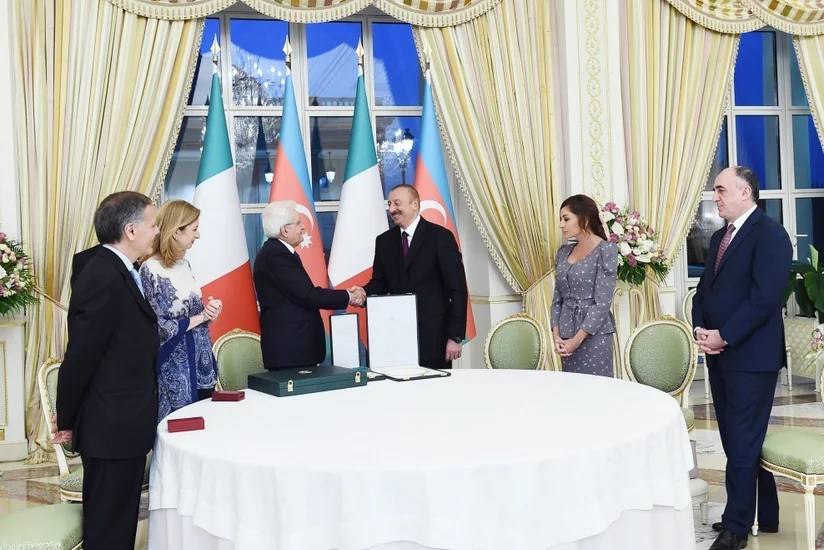 İtaliya Prezidentinin Azərbaycana rəsmi səfəri çərçivəsində təltifetmə mərasimi keçirilib