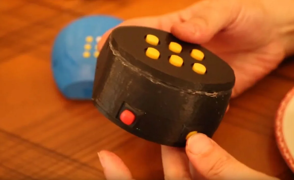 Azerbaijani young inventor contrives special device for visually impaired - VIDEO