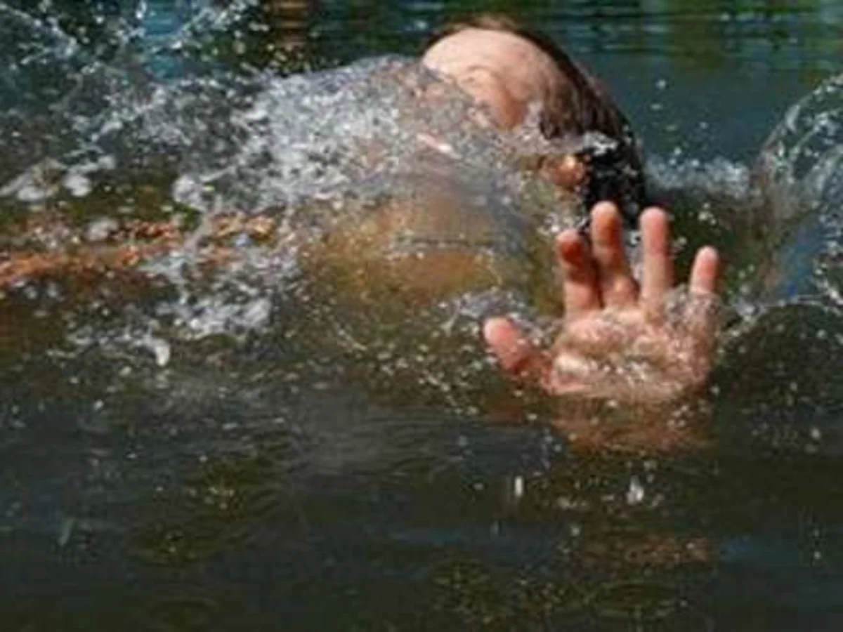 Abşeronda 1 nəfər su kanalında batıb