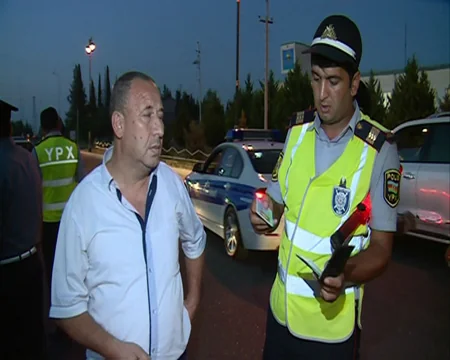 Yol polisi Göygöldə reyd keçirib, avtomobili sərxoş vəziyyətdə idarə edən 17 nəfər aşkarlanıb