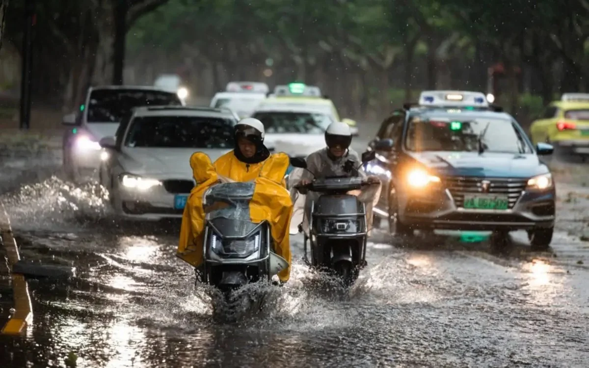 Shanghai grapples with twin threats of tropical cyclone, tsunami