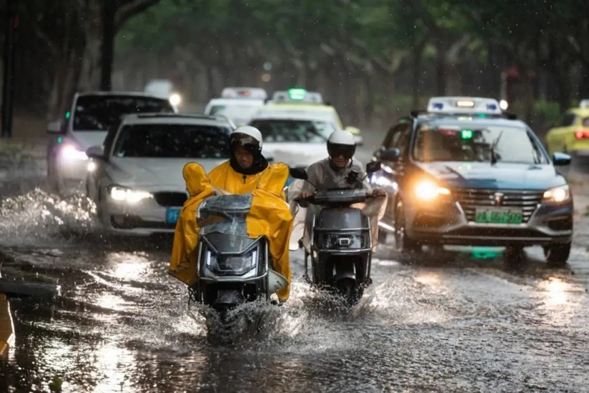 Shanghai grapples with twin threats of tropical cyclone, tsunami