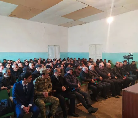 Deputatlığa namizəd Seymur Bayramov seçicilərlə görüşüb