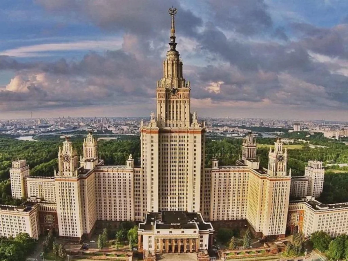 Восьмилетняя девочка поступила в МГУ