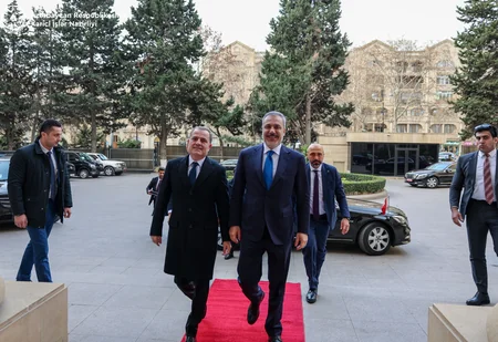 One-on-one meeting between Azerbaijani, Turkish FMs begins