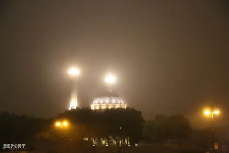 Bakı şəhərinin üzərini su buxarı bürüyüb - FOTO