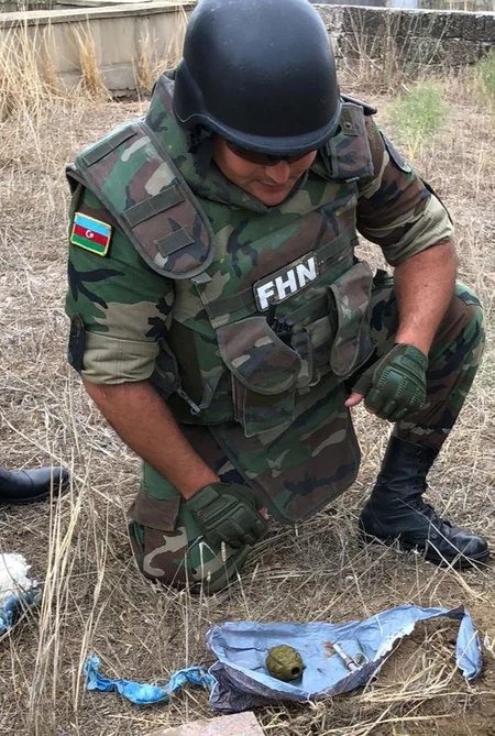 В Баку обнаружена ручная граната