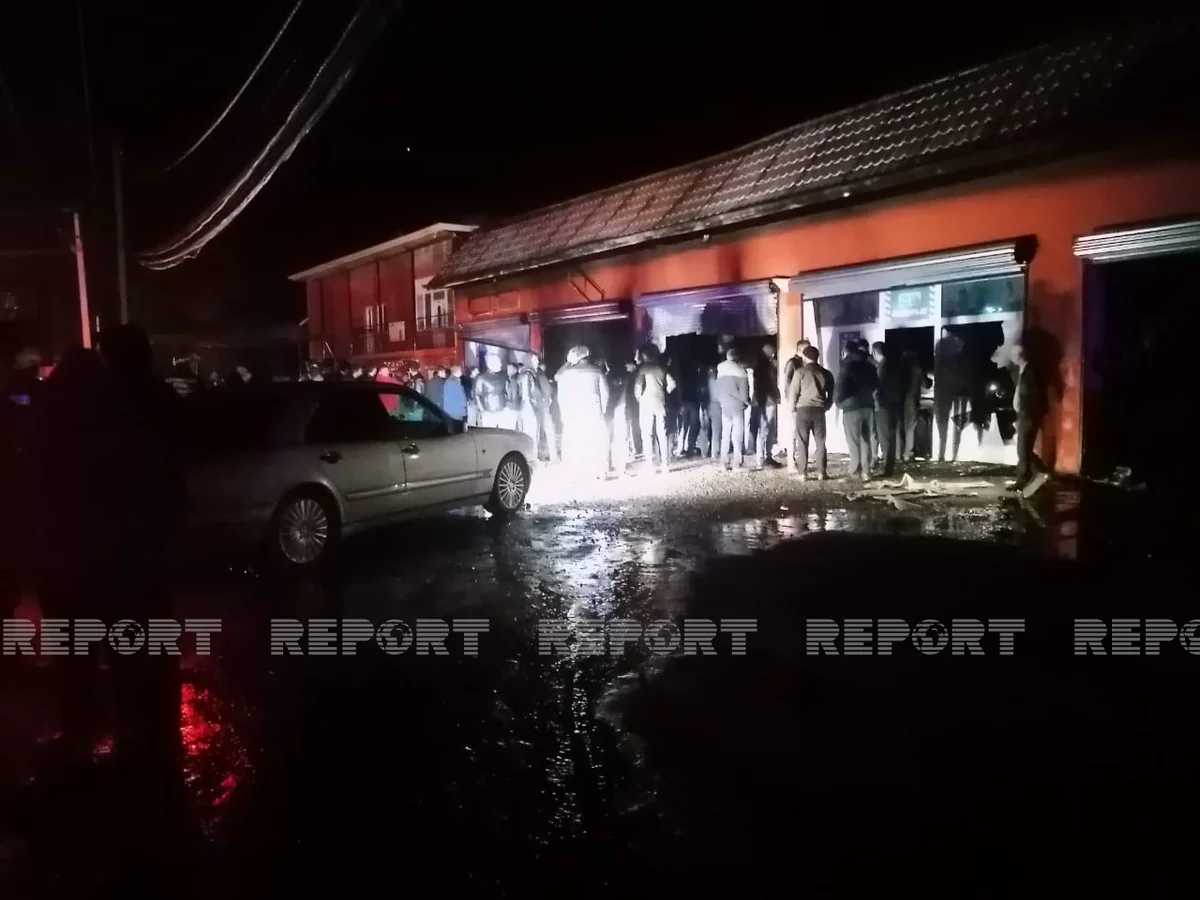 Lənkəranda avtomobil təmiri sexi və nəqliyyat vasitələri yanıb