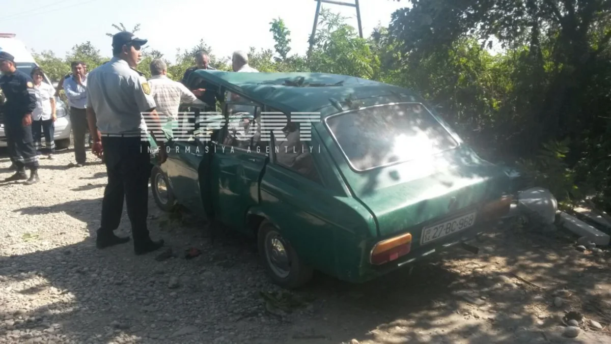 Külək Xaçmazda ağacı avtomobilin üstünə aşırıb, ölən və yaralanan var - YENİLƏNİB