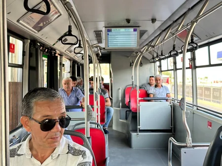 172 nömrəli marşrut xətti üzrə böyüktutumlu avtobuslar istifadəyə verilib