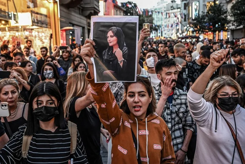 İranda dinc insanlara qarşı təzyiq və təqiblər: dünya ayağa qalxıb